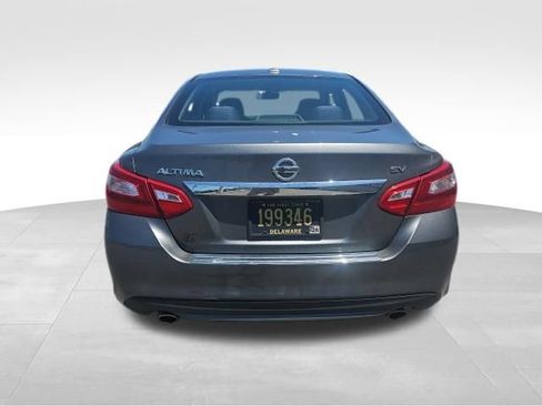 Used 2017 Nissan Altima 2.5 SV w/ Convenience Package FWD image 10