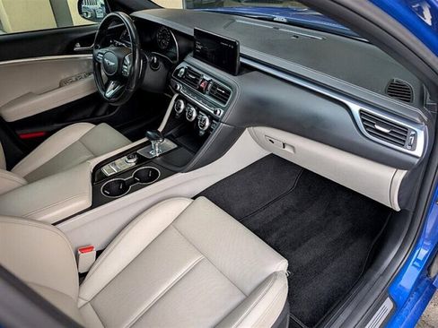 Used 2023 Genesis G70 2.0T image 4