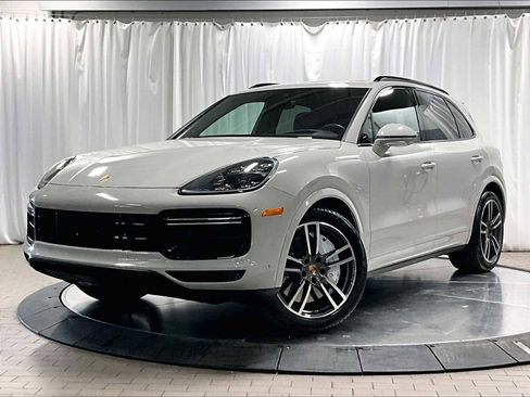 Used 2022 Porsche Cayenne Turbo image 1