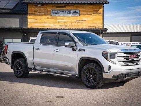 Used 2022 GMC Sierra 1500 SLE image 1