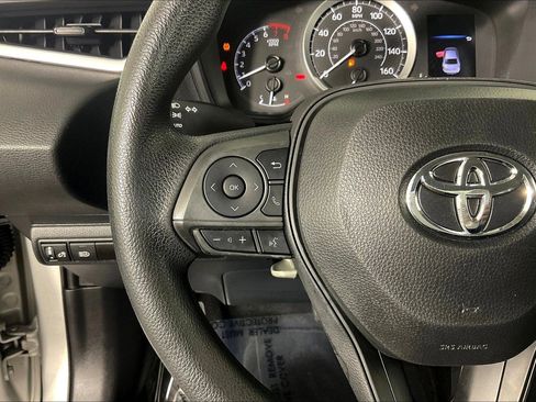 Used 2021 Toyota Corolla LE FWD image 11