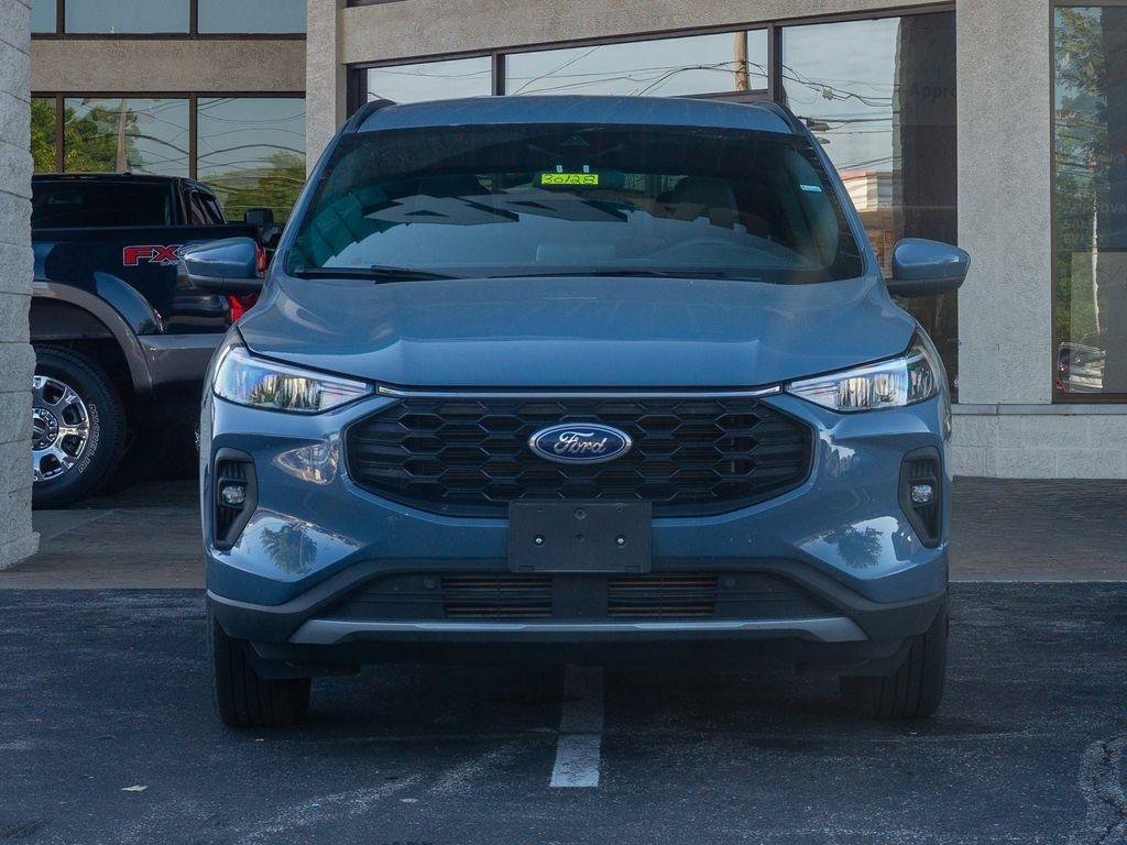 Used 2025 Ford Escape ST-Line Select AWD/4WD image 7