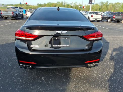 Used 2015 Hyundai Genesis 5.0 image 4