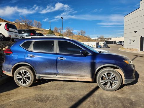 Used 2017 Nissan Rogue SL w/ SL Premium Package image 20