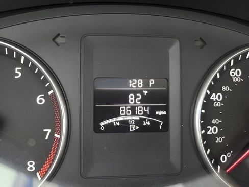 Used 2012 Volkswagen Jetta SE FWD image 26