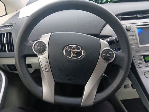 Used 2014 Toyota Prius Two image 22