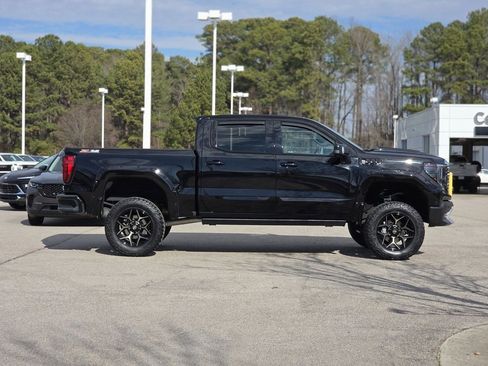 Used 2023 GMC Sierra 1500 AT4 w/ AT4 Premium Package image 7