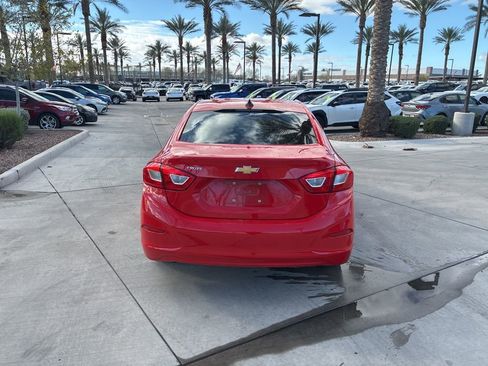 Used 2018 Chevrolet Cruze LS image 4