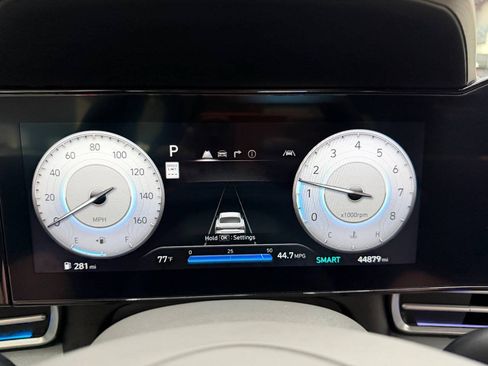 Used 2024 Hyundai Elantra SEL FWD image 25