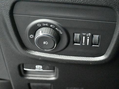 New 2025 Jeep Grand Cherokee Limited image 36