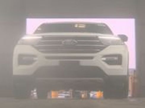 Used 2024 Ford Explorer XLT w/ Equipment Group 202A AWD/4WD image 3