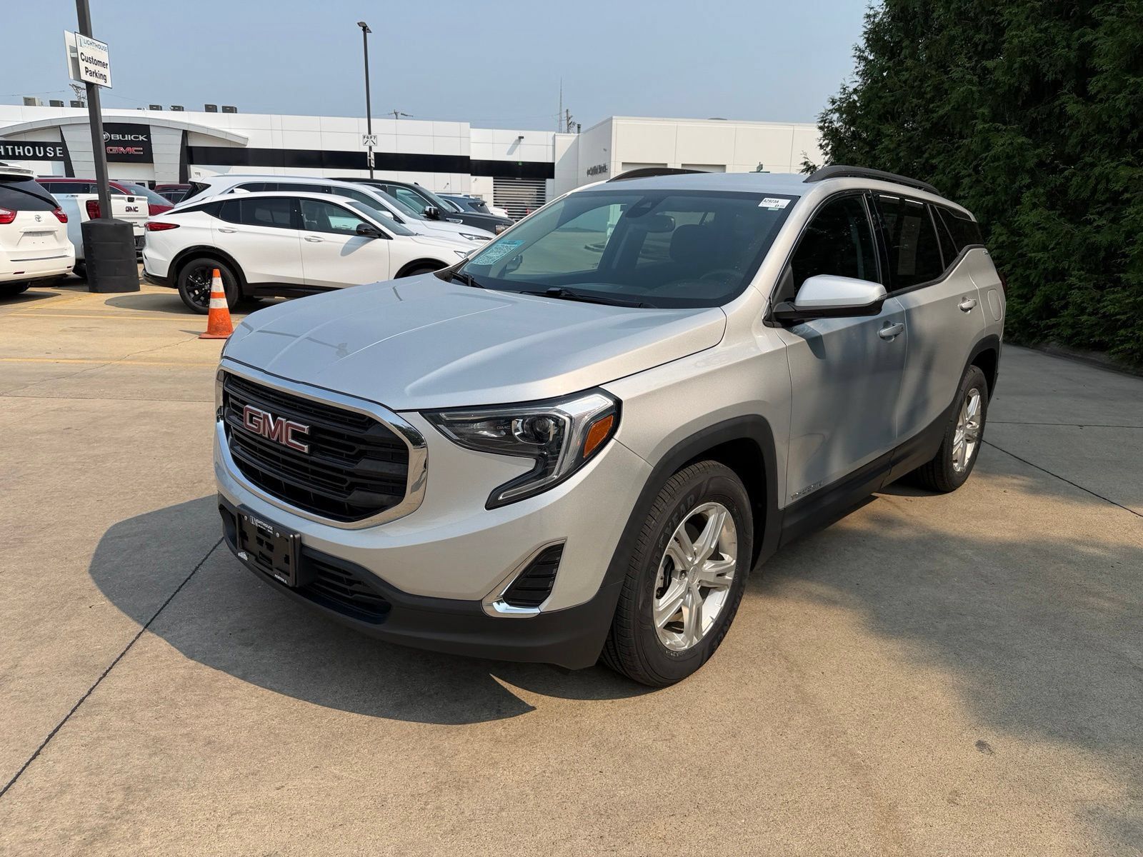 Used 2020 GMC Terrain SLE w/ Driver Convenience Package FWD image 7