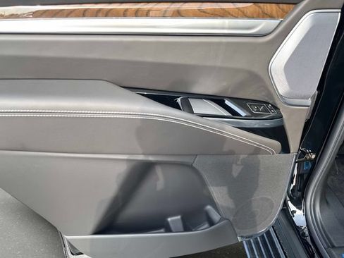 New 2026 Cadillac Escalade Platinum Sport w/ LPO, ONYX Package AWD/4WD image 11