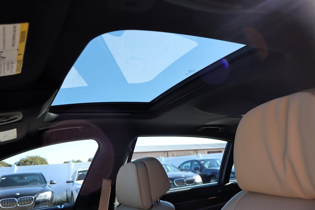 Used 2013 BMW 750Li RWD image 22
