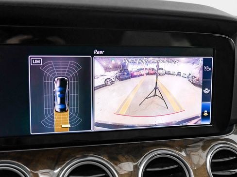 Used 2018 Mercedes-Benz E 300 image 16