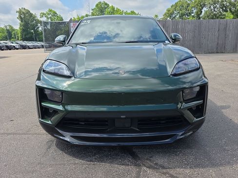 Used 2025 Porsche Macan Turbo Electric AWD/4WD image 8