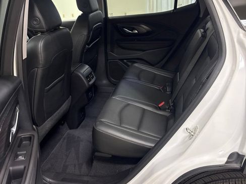 Used 2023 GMC Terrain SLT w/ Tech Package FWD image 22