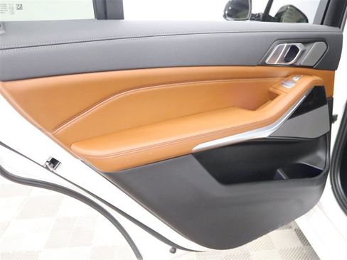 Used 2022 BMW X7 M50i AWD/4WD image 20