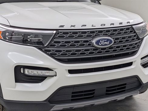 Certified 2022 Ford Explorer XLT w/ Equipment Group 202A image 43