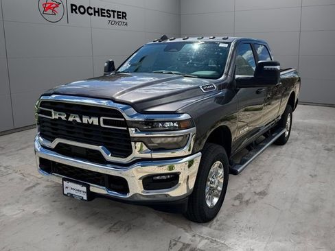 Used 2025 RAM 2500 Big Horn AWD/4WD image 35