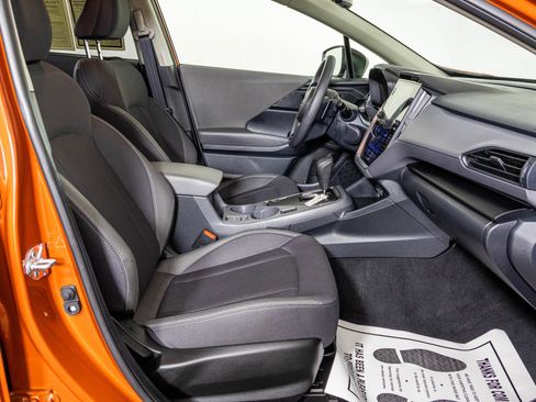 Used 2025 Subaru Crosstrek 2.5i Premium AWD/4WD image 41