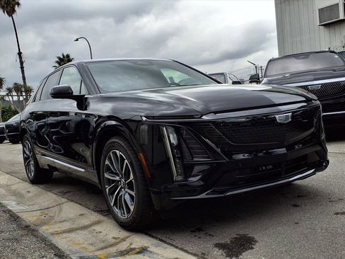 Used 2026 Cadillac Lyriq Sport image 3