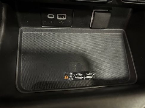 Used 2021 Chevrolet Suburban LT w/ Rear Media and Nav Package image 16