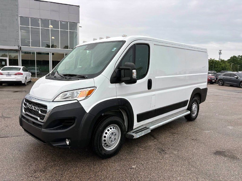 Used 2025 RAM ProMaster 2500 w/ U-Haul Equipment Group FWD image 3