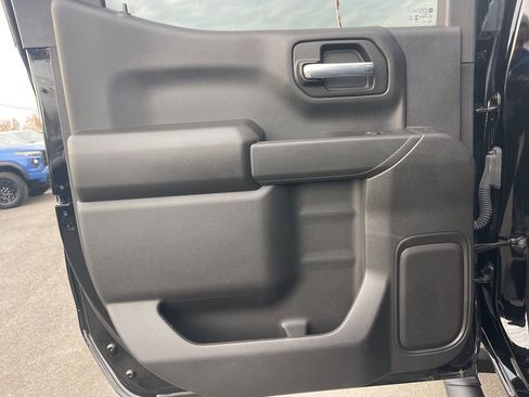 Used 2025 Chevrolet Silverado 1500 Custom Trail Boss w/ Turbomax Blackout Package image 12