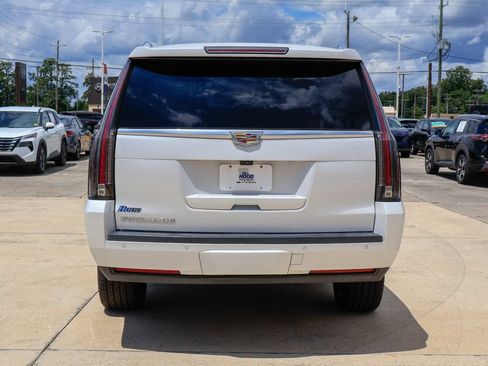 Used 2018 Cadillac Escalade ESV Luxury RWD image 22
