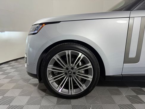 Certified 2025 Land Rover Range Rover SE AWD/4WD image 12
