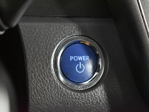 Used 2022 Toyota Camry XLE image 25