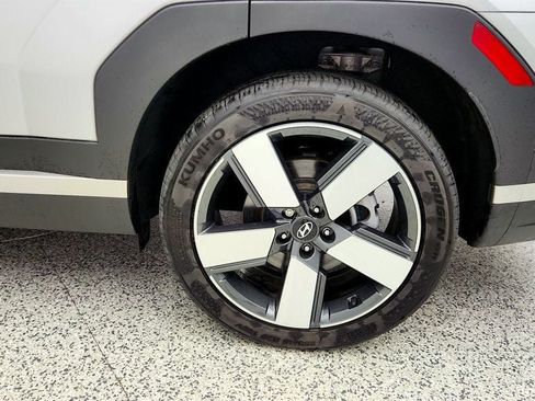 Used 2025 Hyundai Santa Fe Limited FWD image 9