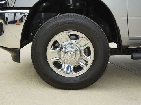 Used 2024 RAM 2500 Tradesman w/ Chrome Appearance Group image 10