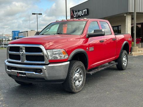 Used 2018 RAM 2500 Tradesman w/ Chrome Appearance Group AWD/4WD image 3