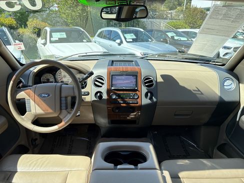 Used 2005 Ford F150 XLT AWD/4WD image 16