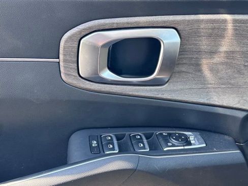 Used 2023 Kia Sorento S image 13