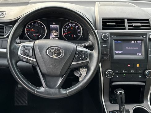 Used 2017 Toyota Camry image 14