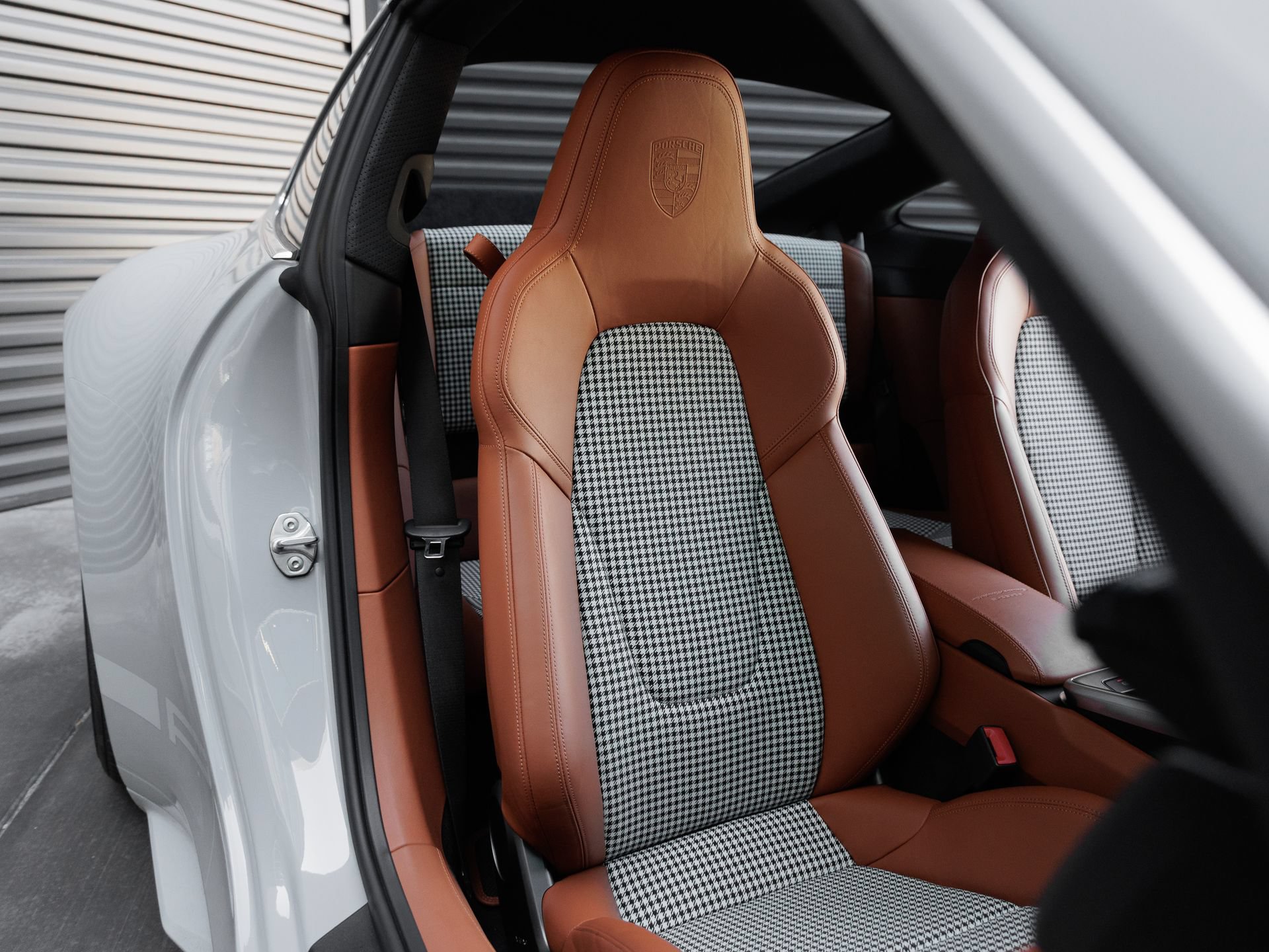 Certified 2023 Porsche 911 Sport Classic RWD image 40