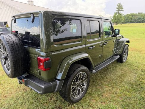 Used 2023 Jeep Wrangler Unlimited Sahara w/ Cold Weather Group AWD/4WD image 5