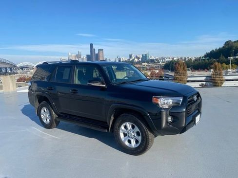 Used 2024 Toyota 4Runner SR5 Premium image 30