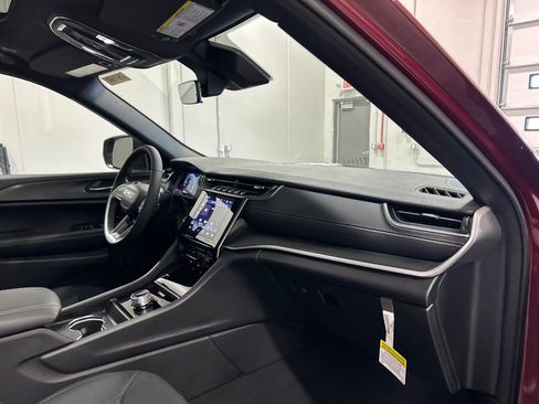 New 2026 Jeep Grand Cherokee L Laredo image 38