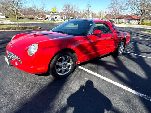 Used 2004 Ford Thunderbird image 31