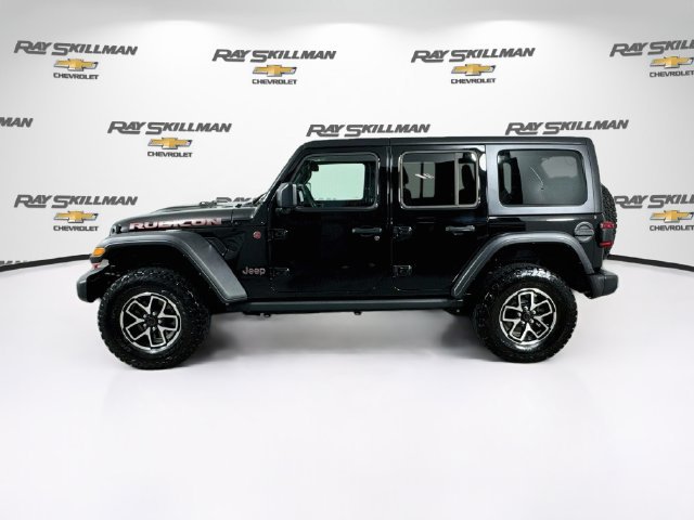 Used 2025 Jeep Wrangler Unlimited Rubicon AWD/4WD image 4