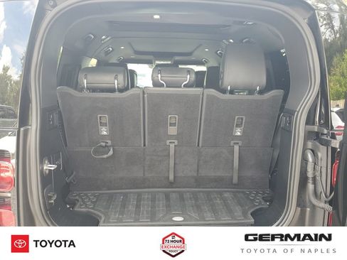 Used 2023 Land Rover Defender 130 X-Dynamic SE AWD/4WD image 23