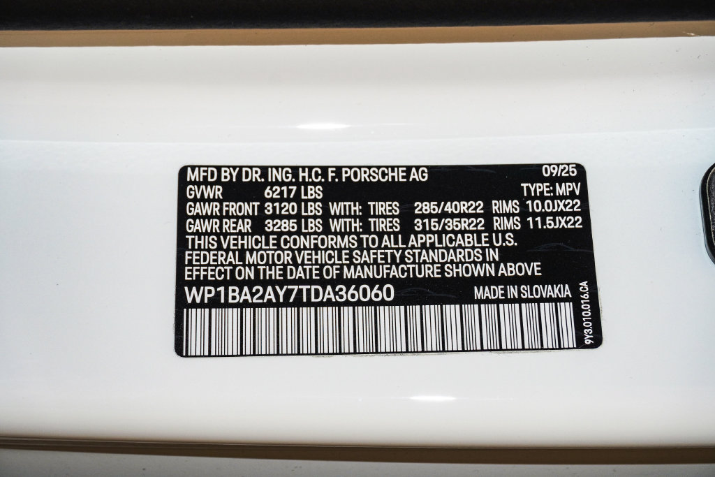 Certified 2026 Porsche Cayenne Coupe AWD/4WD image 30