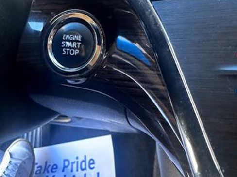 Used 2013 Toyota Avalon Limited image 16