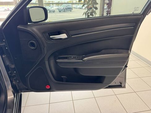 Used 2014 Chrysler 300 S w/ Luxury Group image 18