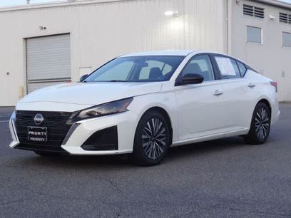 Used 2025 Nissan Altima 2.5 SV
