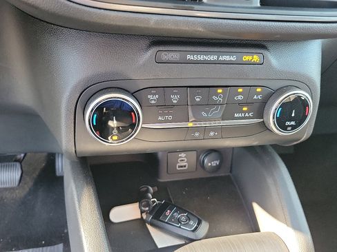 Used 2025 Ford Escape Active image 10